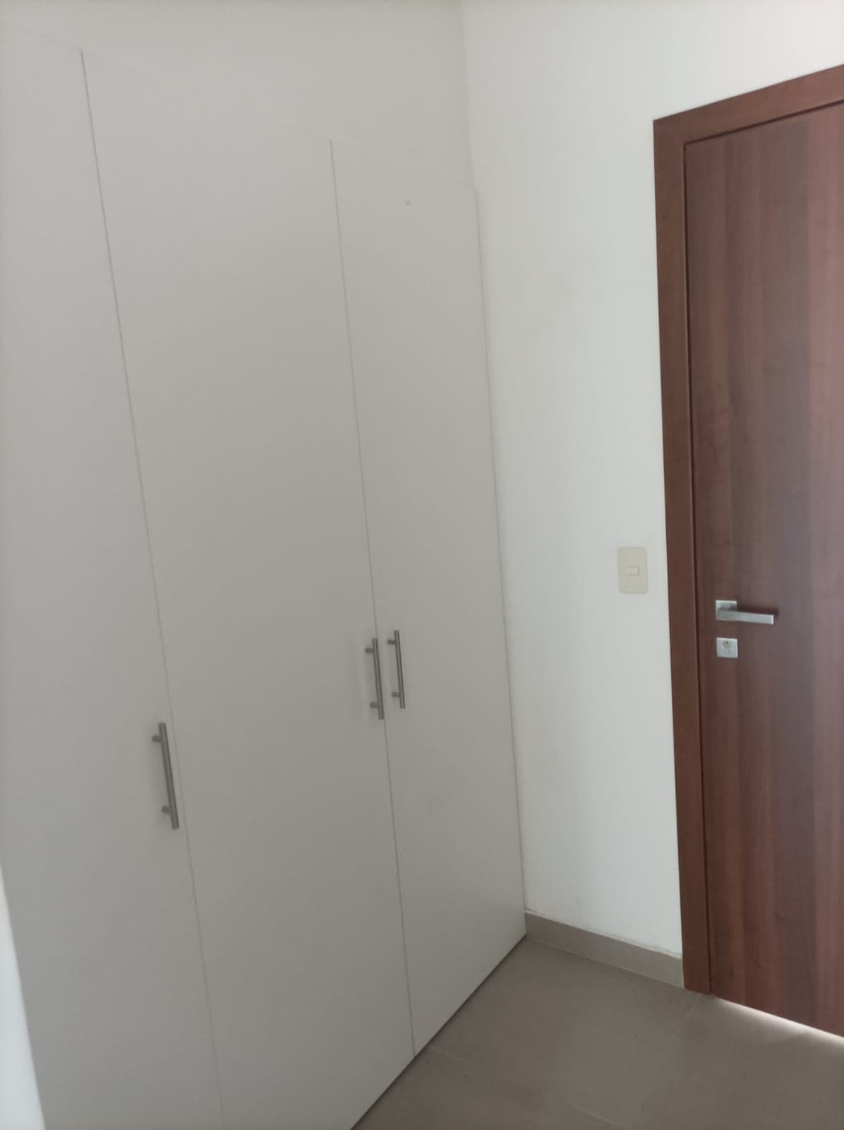 Departamento en alquiler c/ cochera en 1er. Barrio, foto 2