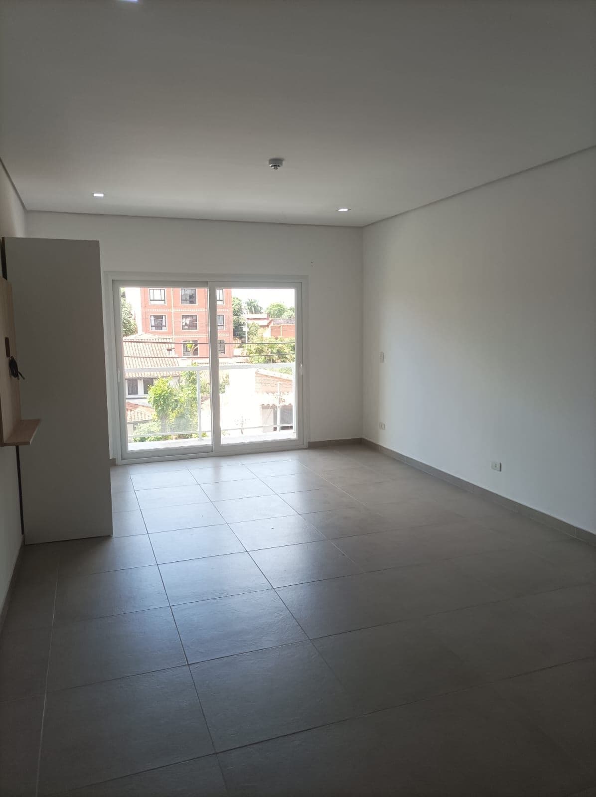 Departamento en alquiler c/ cochera en 1er. Barrio, foto 1