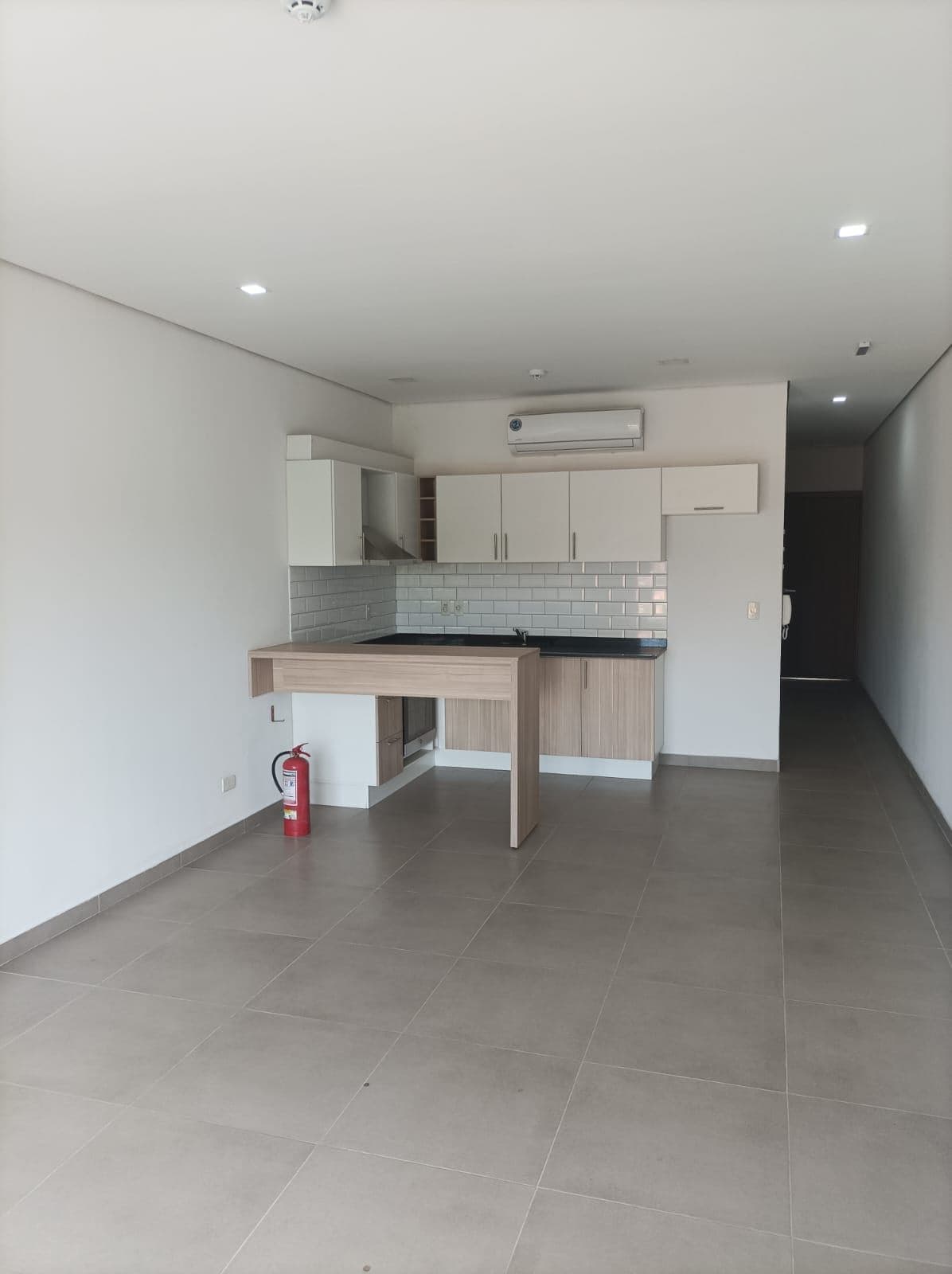 Departamento en alquiler c/ cochera en 1er. Barrio, foto 5