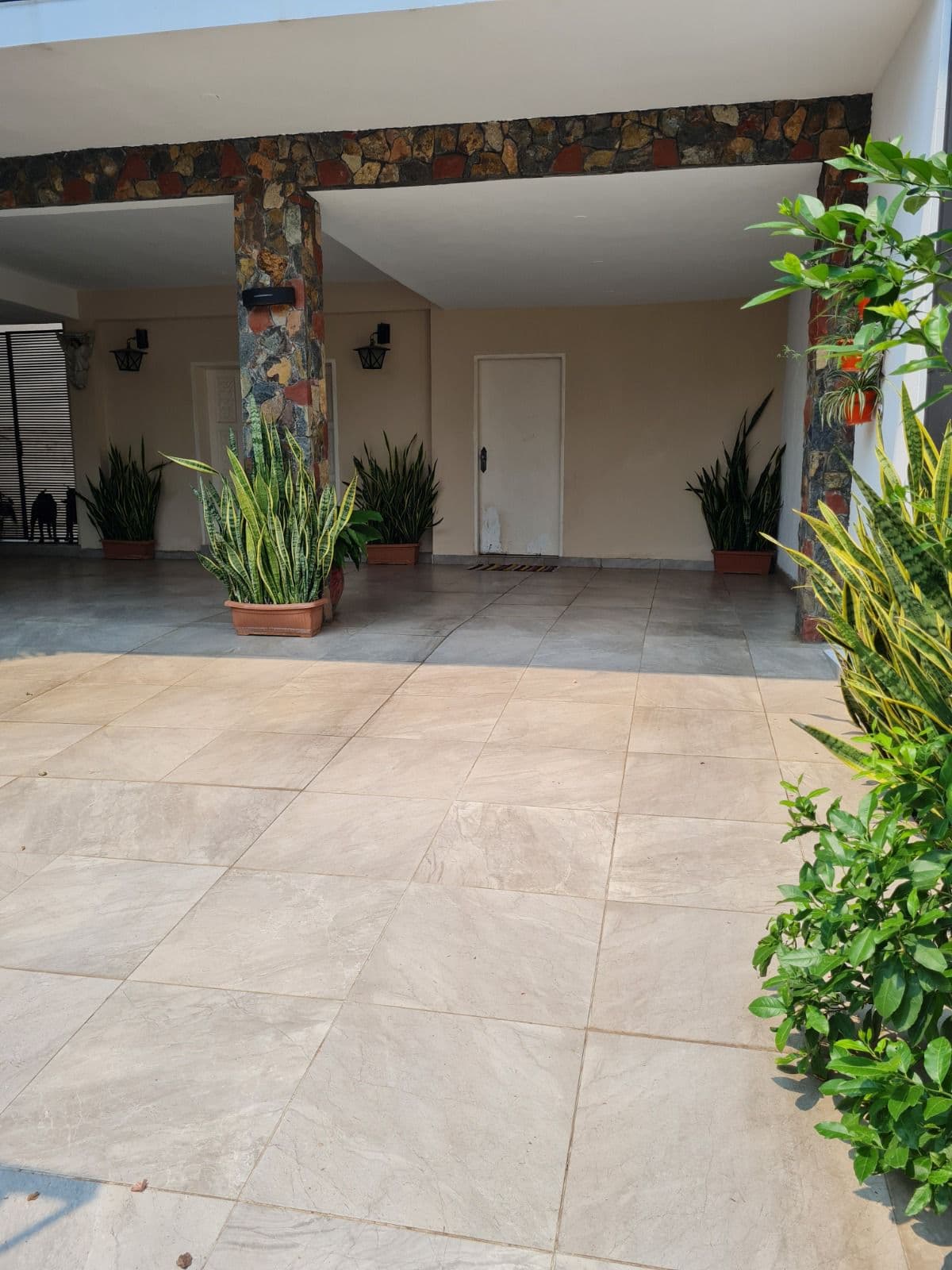 Hermosa residencia barrio mburicao, foto 2