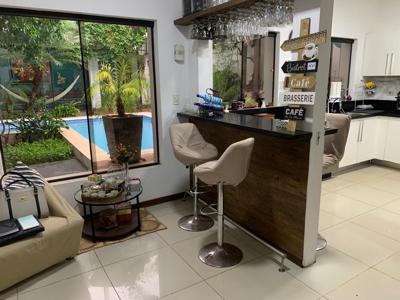 Se vende o alquila exclusiva residencia amoblada con piscina. Bo mcal lópez, foto 5