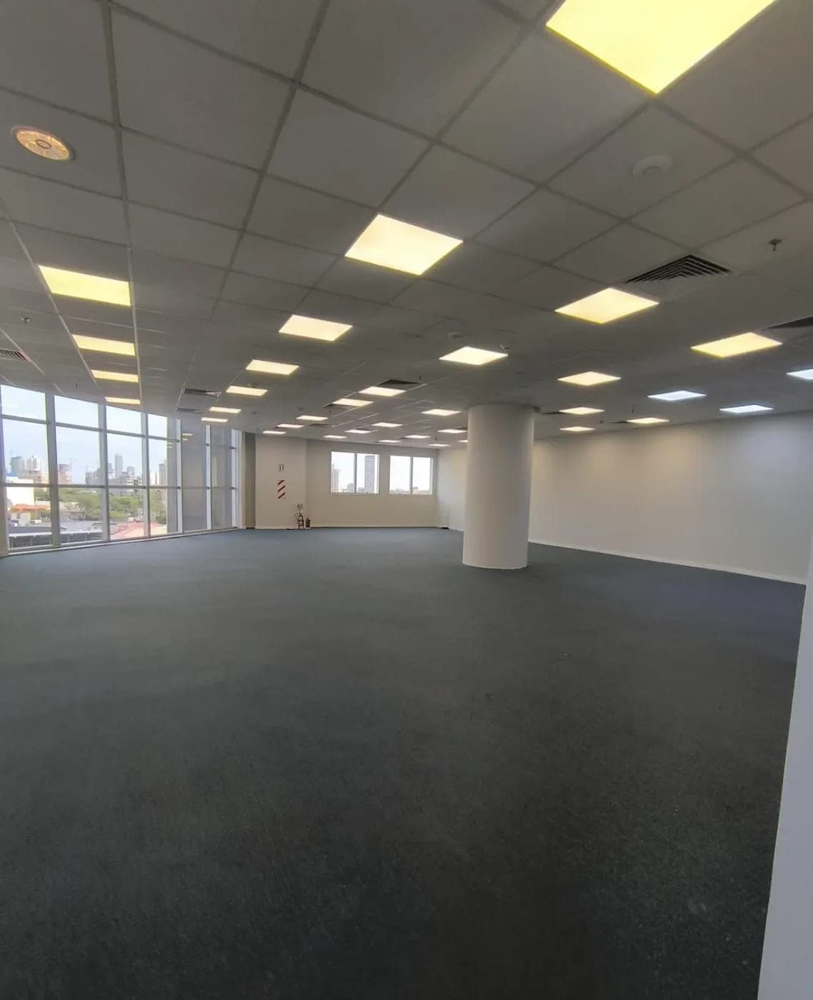 Oficina en el corazón del eje corporativo, foto 1
