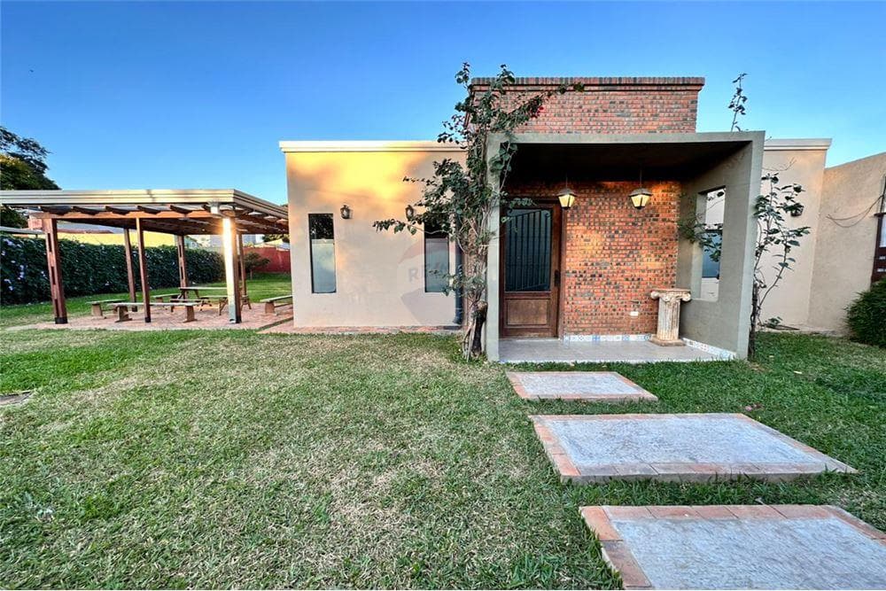 Alquilo casa Amoblada zona del Yacht