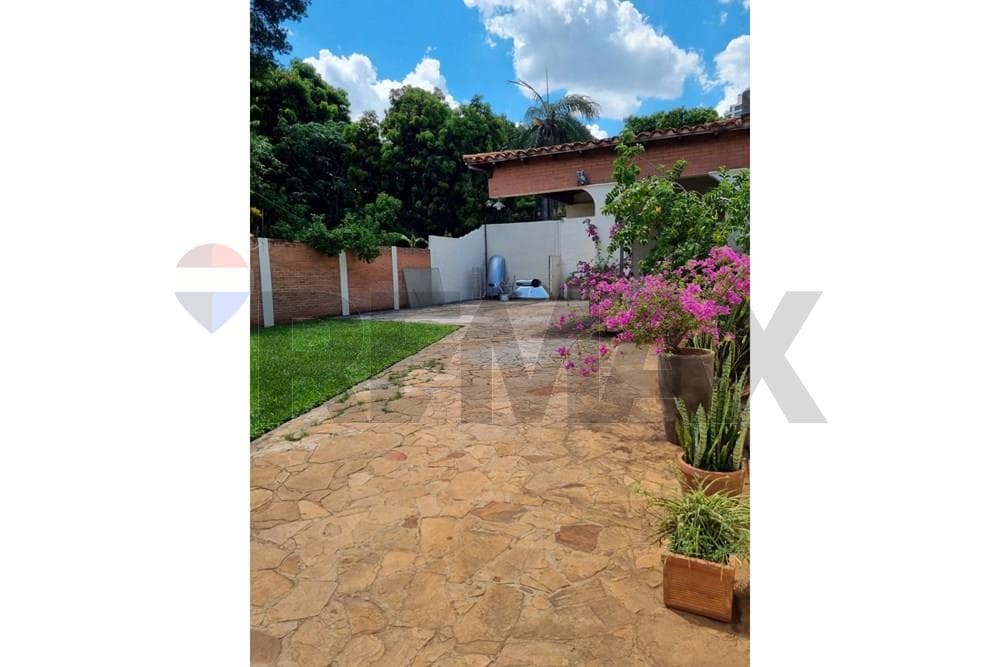 Casa con ubicacion estrategica con estacionamiento, foto 3