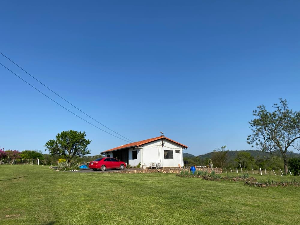 Campo De 28 Hectáreas En Sapucai Con Casa Renovada, Arroyo Y Vistas A Los Cerros — foto 4