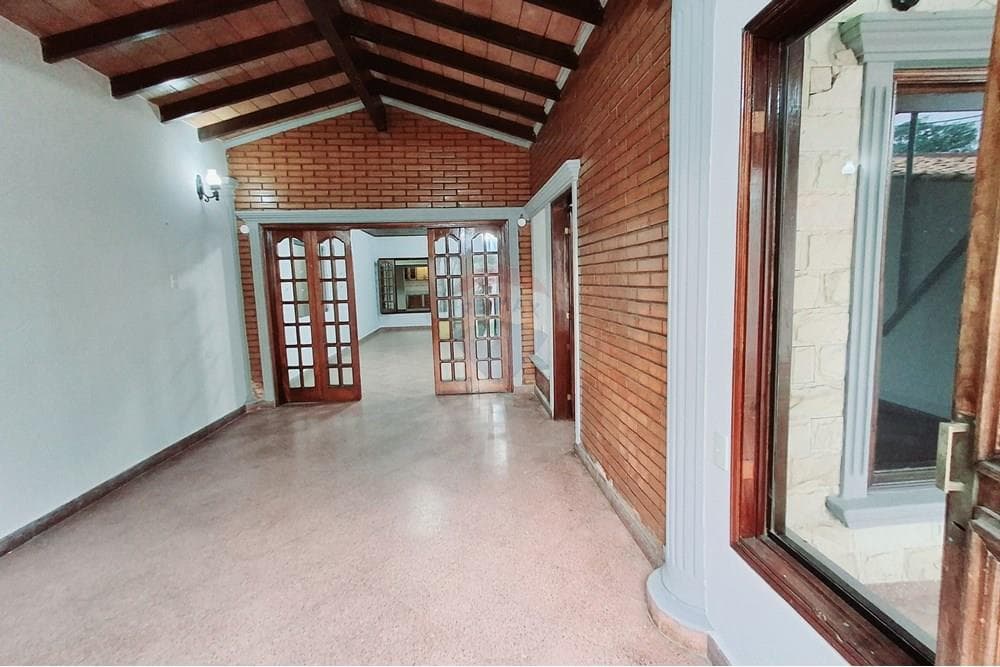 Amplia casa en San Lorenzo/zona centro, foto 3