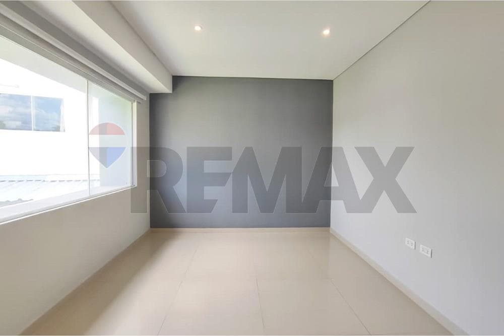 Residencia de 3 Dorm. en San Lorenzo con Mobiliario Achon y Home Office, foto 4