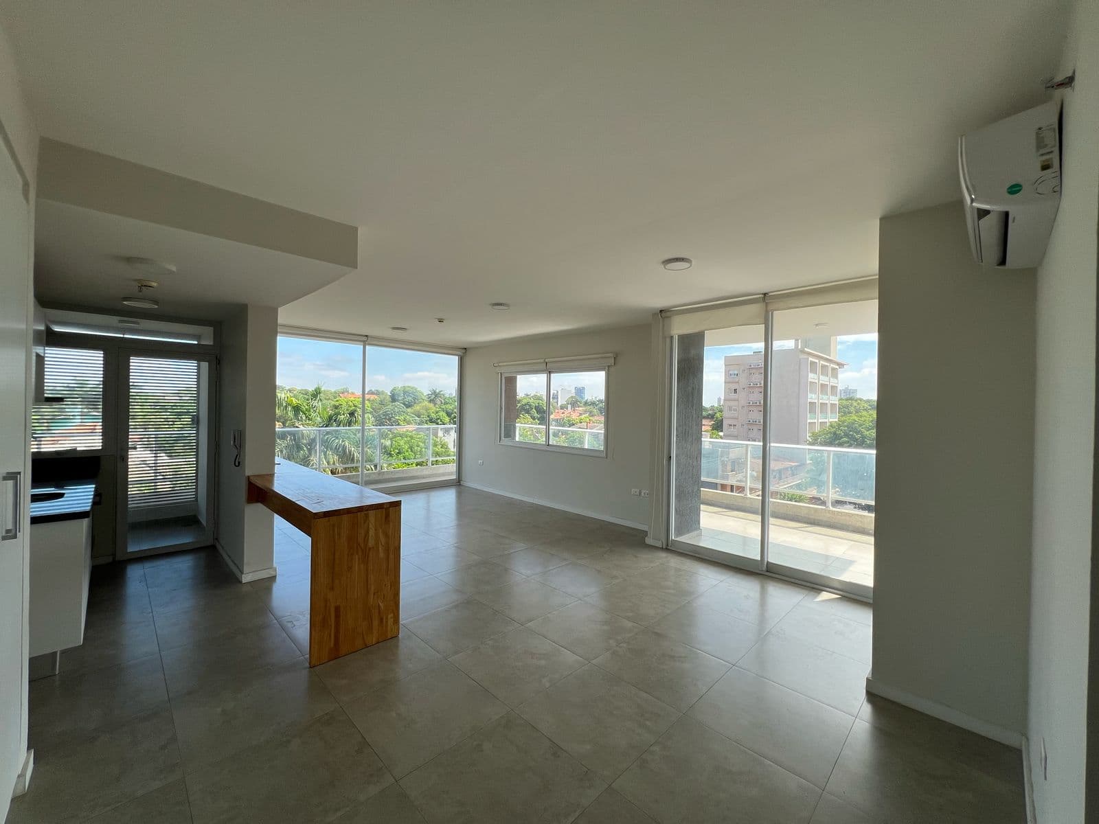 Vendo/alquilo Amplio Departamento Barrio Herrera — foto 1