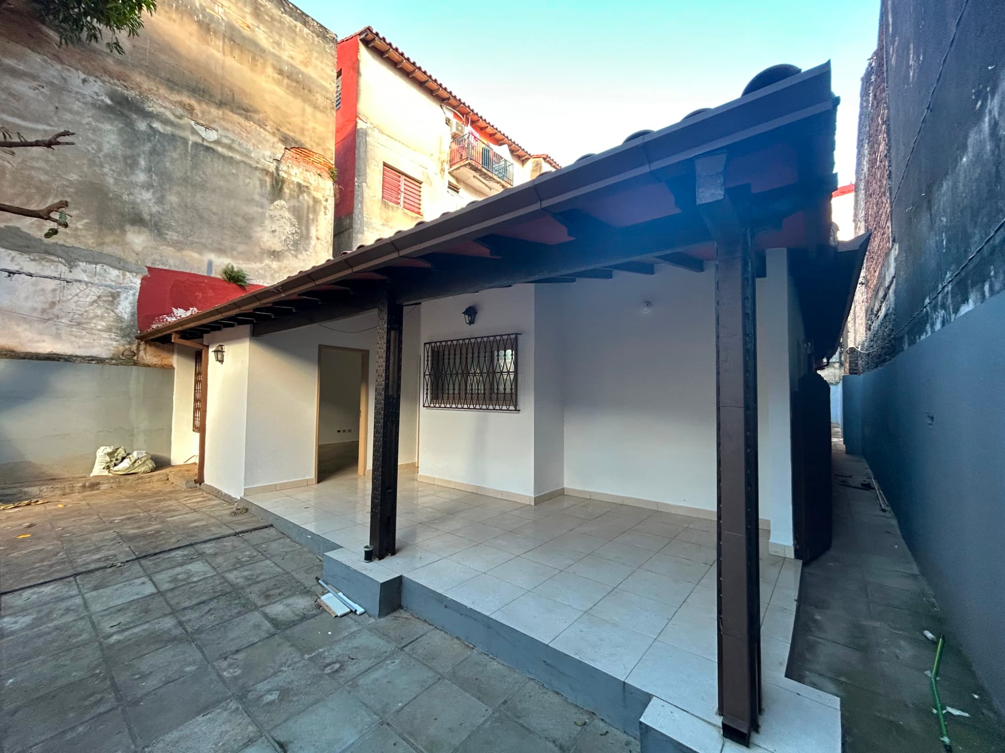 Alquilo Casa Centro Luque