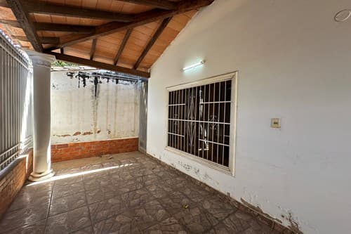 Amplia casa en venta Fernando de la Mora. Sobre la calle asfaltada, foto 3