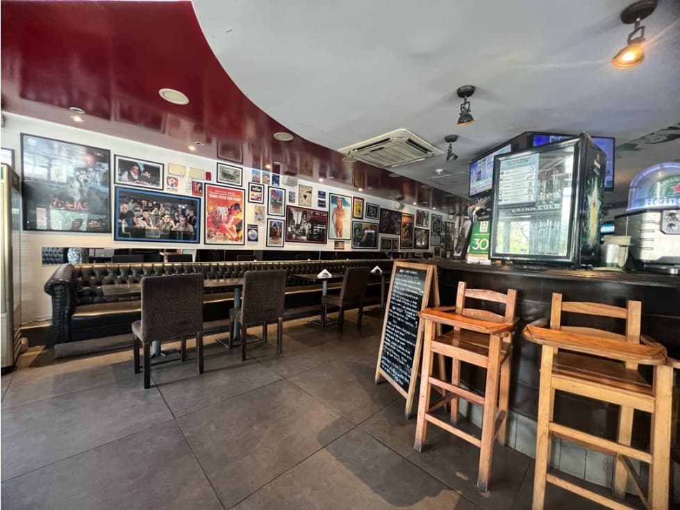 Local comercial gastronómico o para el rubro de belleza 297m2, foto 2