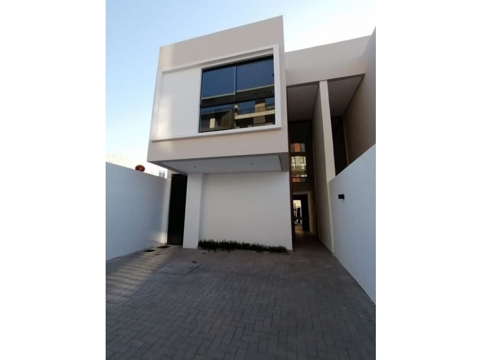 Dúplex con piscina, pequeño jardín y amplio dormitorio en suite — foto 2