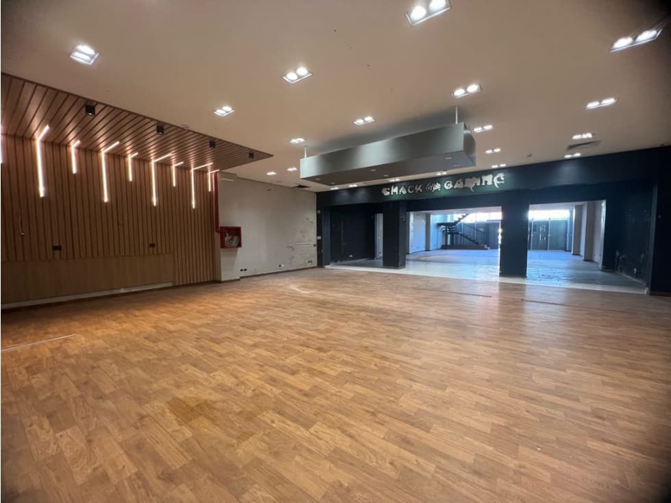 Local comercial para showroom sobre Avda España - 680m2 construido, foto 2