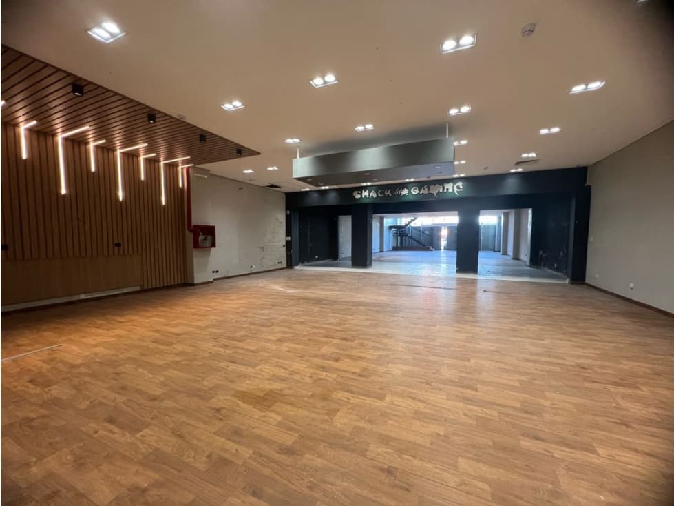 Local comercial para showroom sobre Avda España - 680m2 construido, foto 4