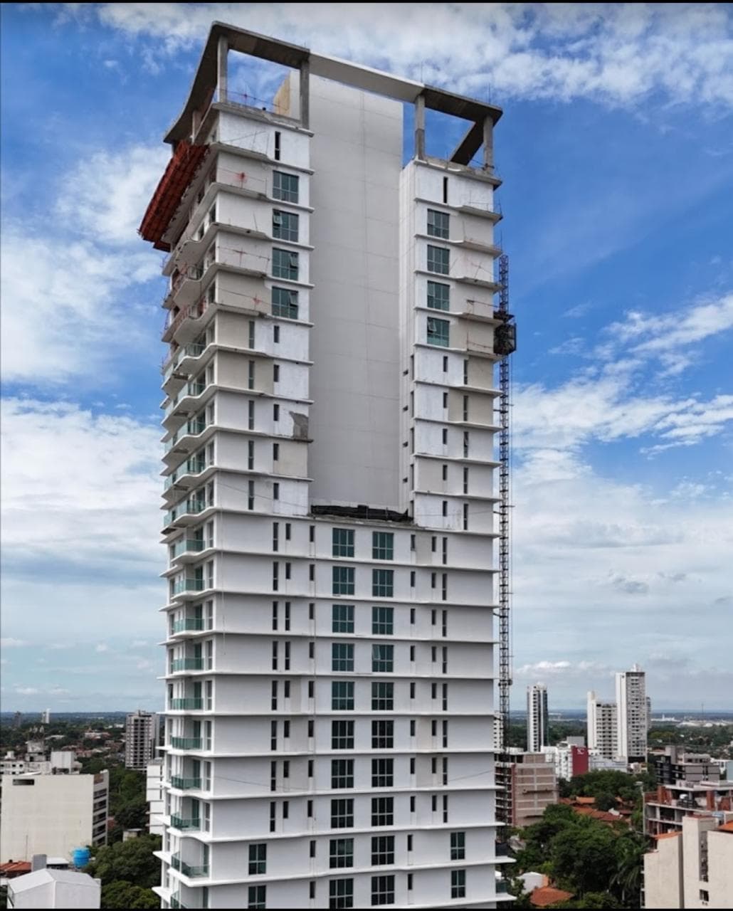 Home palace tower, foto 1