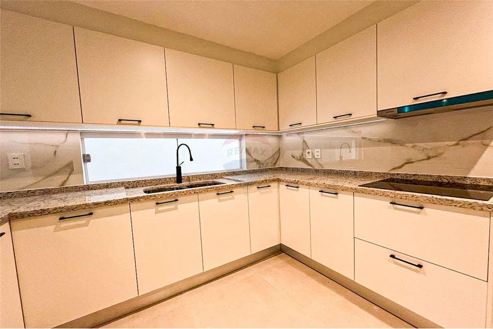 En venta amplio duplex con piscina - villa adela, foto 5