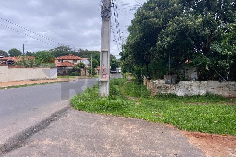 Vendo terreno en esquina con excelente ubicación en Fernando de la Mora zona sur