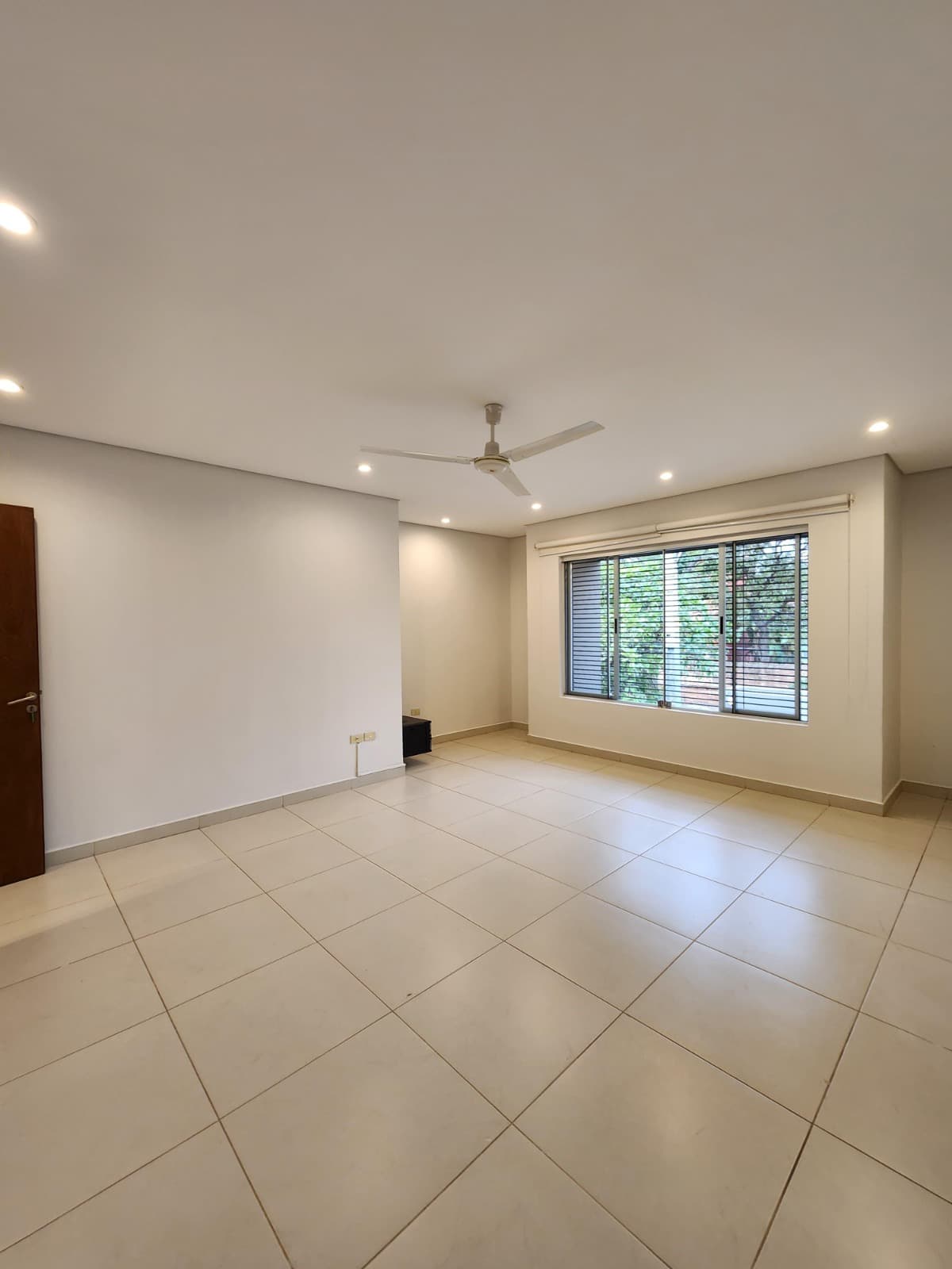 Casa En Alquiler, Zona Super Residencial, Barrio Manora — foto 3