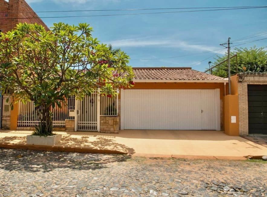 En venta casa en Barrio Herrera