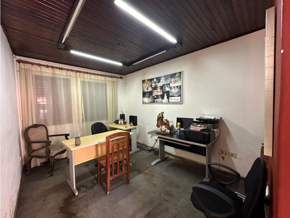 Remato propiedad a remodelar o demoler en ciudad nueva - asuncion — foto 4