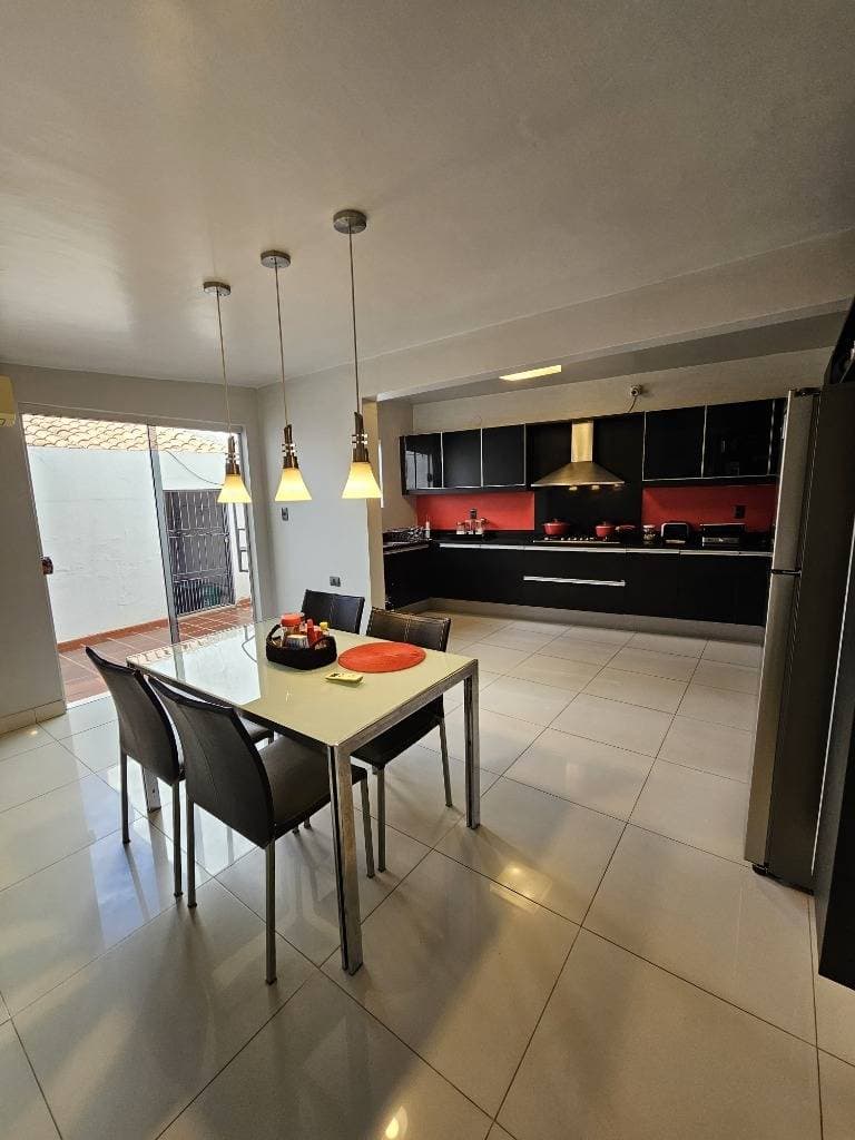 Casa en los laureles asuncion a refaccionar, foto 3