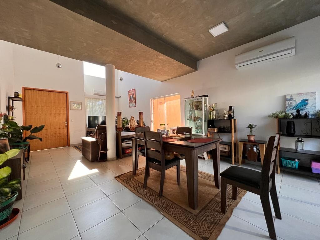 Casa de 300 m2 Ubicada en Exclusivo Barrio Cerrado de Luque-CLHO5047127, foto 1