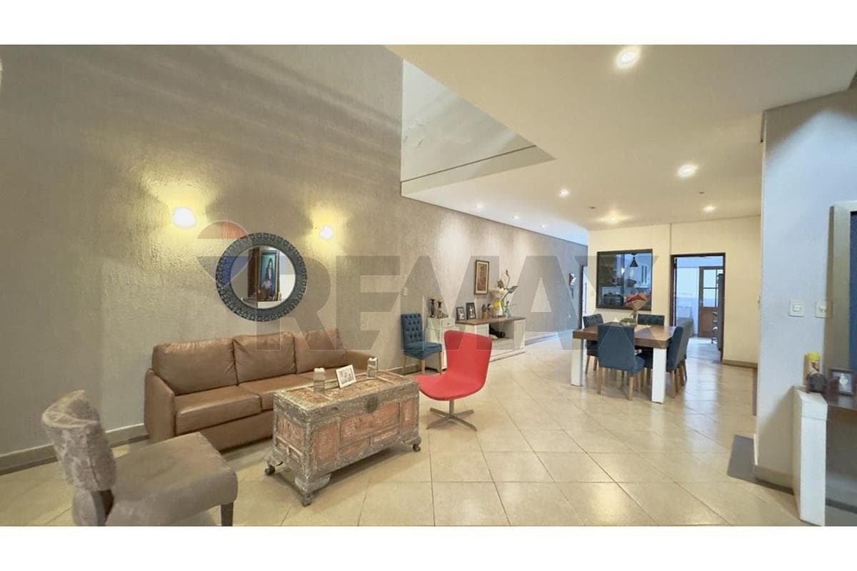 Duplex en barrio Herrera 3 suites, foto 4