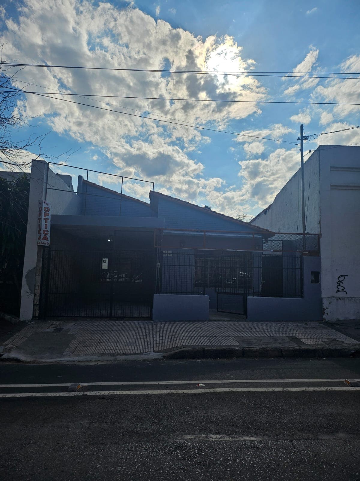 Alquilo chalet para oficina en Asunción, Barrio Mariscal López