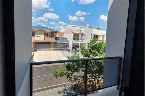 En venta duplex en barrio cerrado arapoty!, foto 2