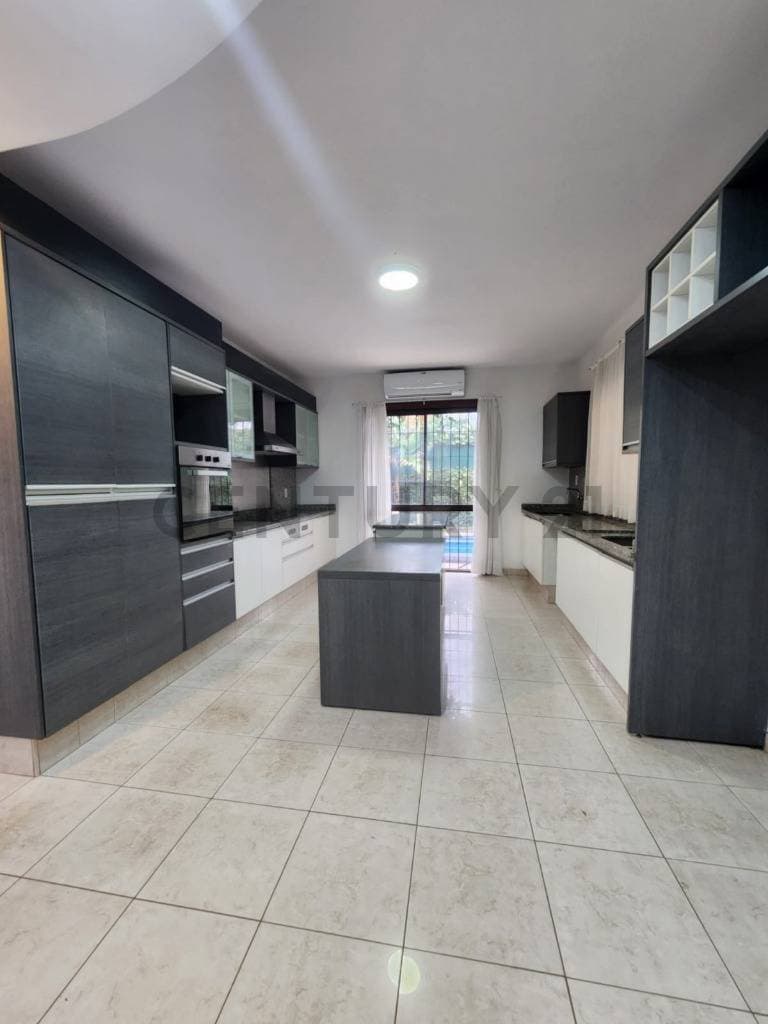 de Casa en Manorá, Asunción, foto 4