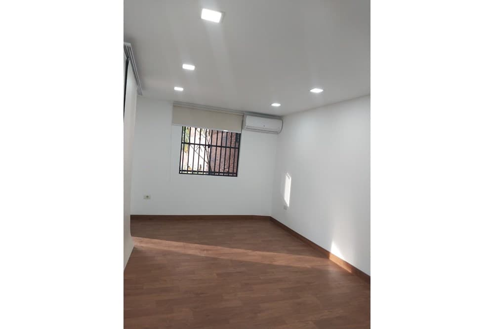 Local comercial en lambare excelente ubicacion — foto 4