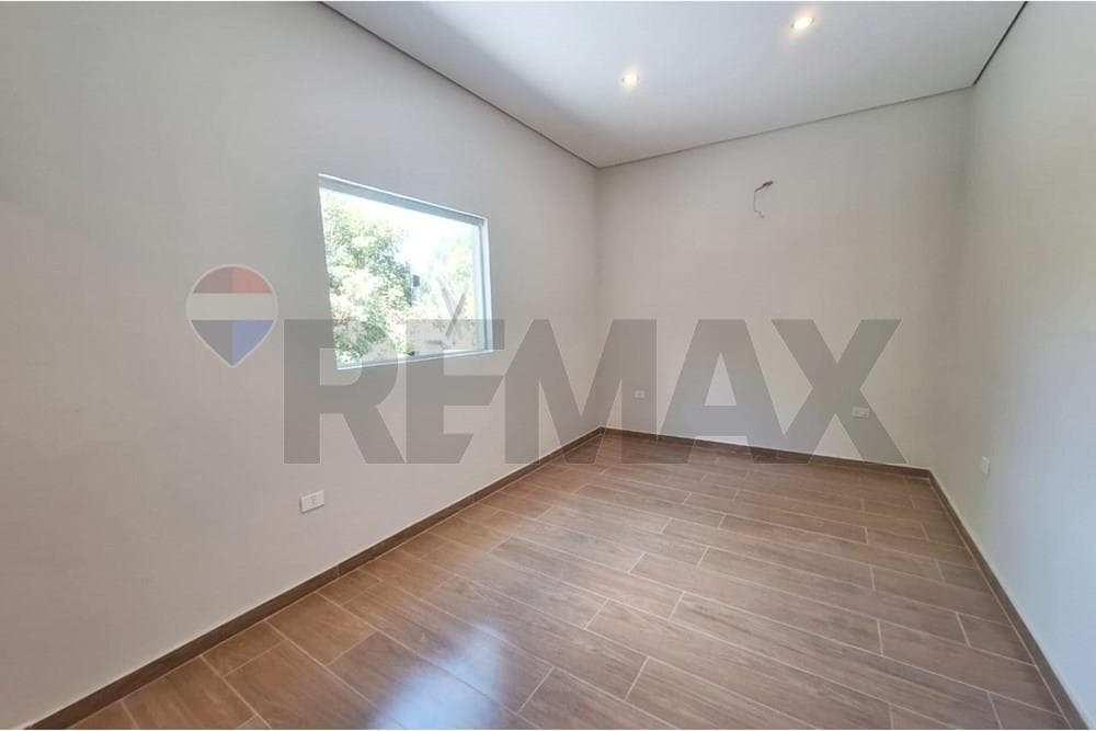 Casa - Venta - Luque, Paraguay, foto 5