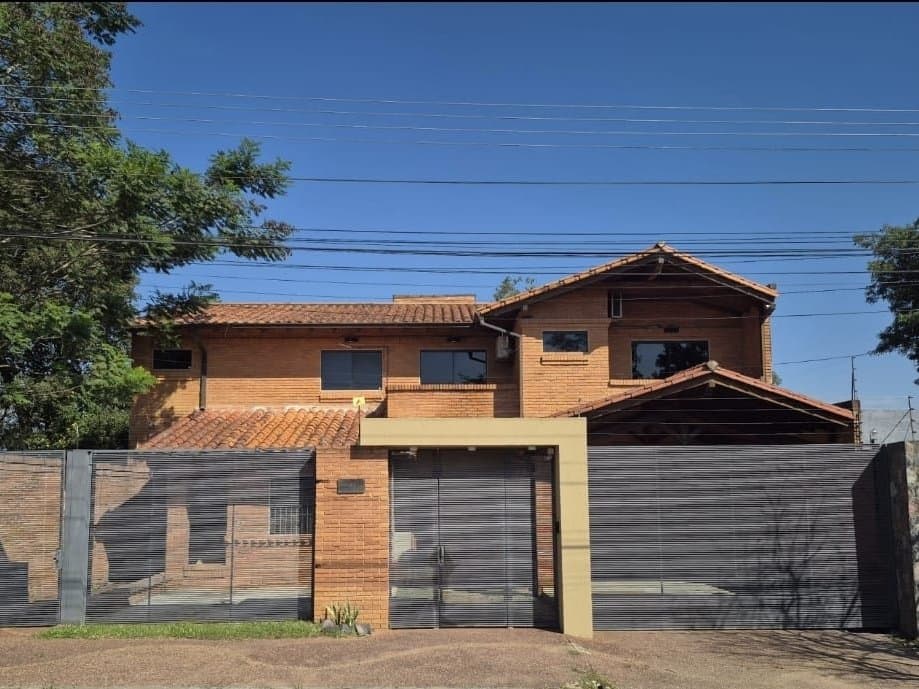 Alquilo casa de 4 dormitorio bº itaenramada - zona yacht
