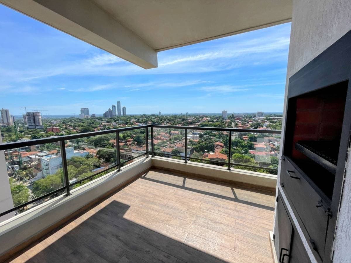 Amplio departamento con espectacular vista en edificio torre augusta — foto 4