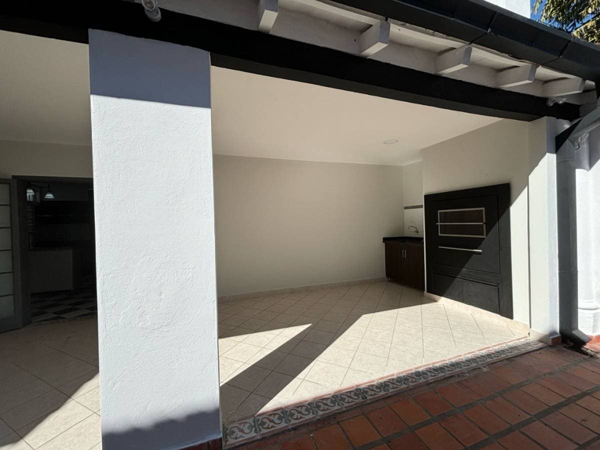 Se vende hermosa casa en la Encarnación, foto 3