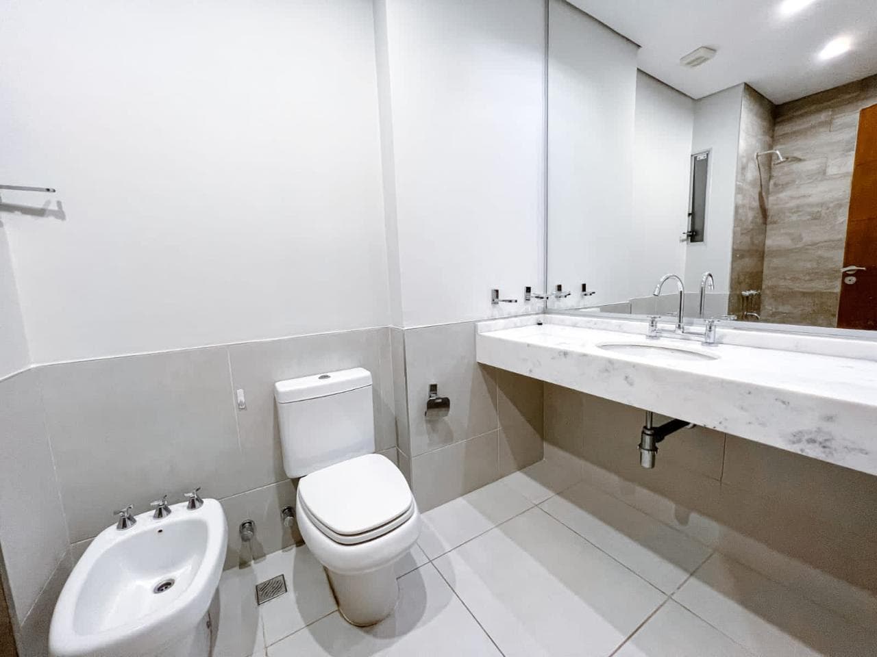 Apartamento de 2 dorm en suite + 2 cocheras zona bcp — foto 5