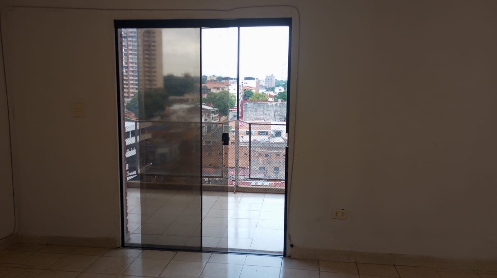 Dpto centro de asuncion frente a feria asuncion, foto 5