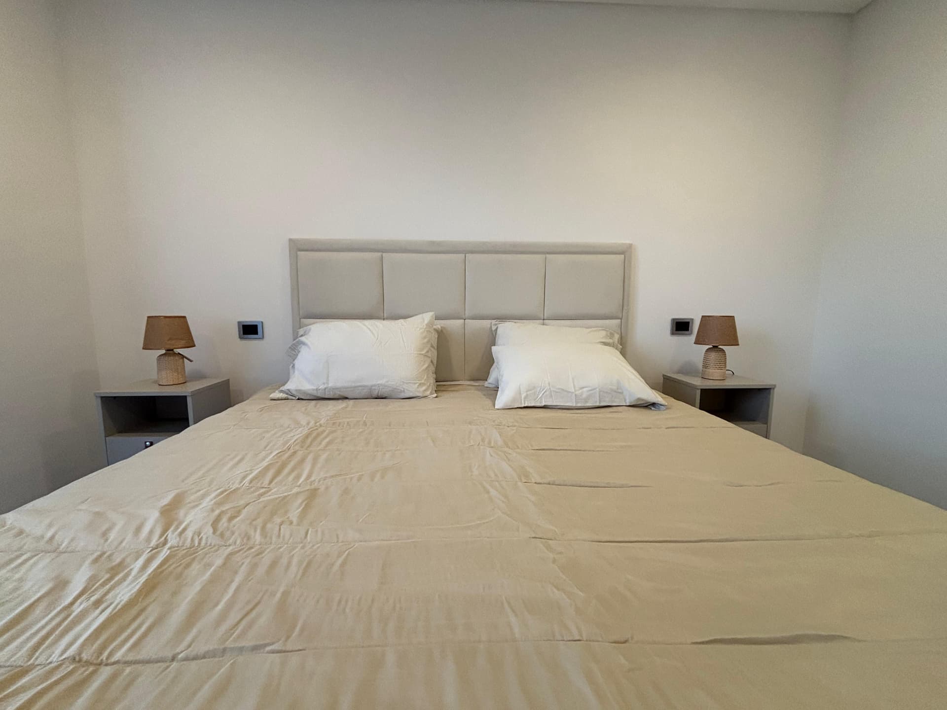 EN ALQUILER - Departamento amoblado y equipado de 2 dormitorio. Barrio Mburucuya, foto 5