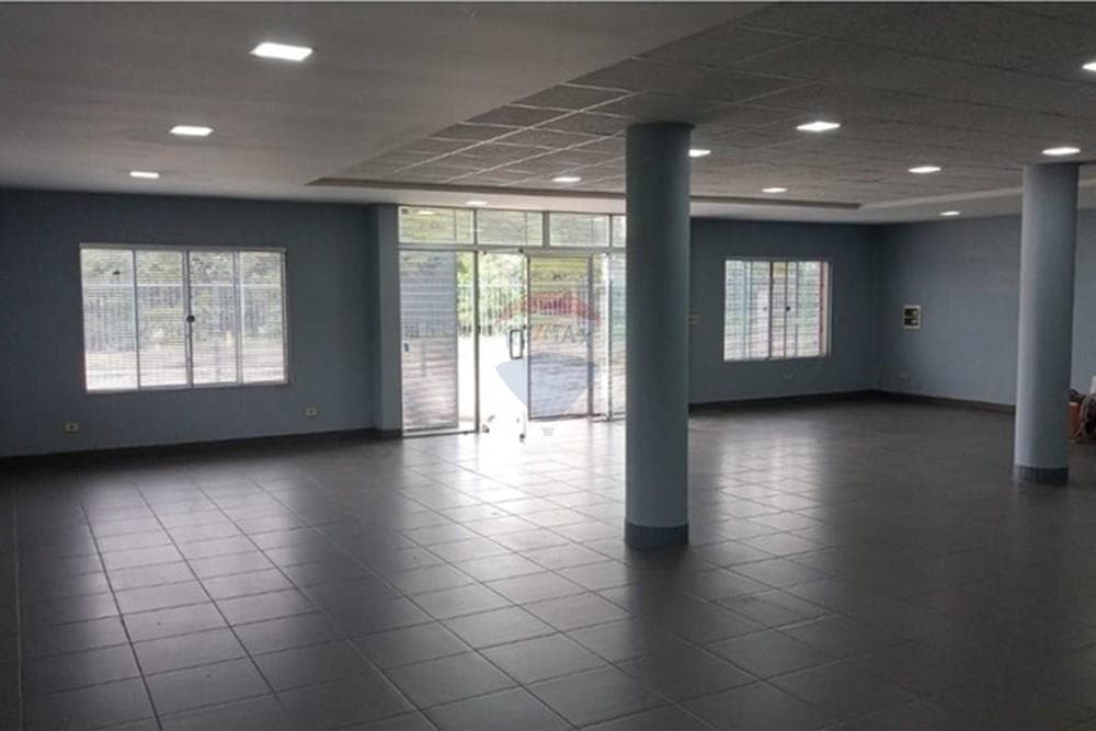 Local comercial en ypane — foto 2