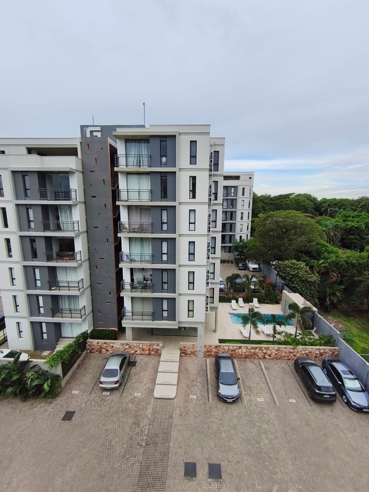 Vendo dpto amoblado en Luque de 3 habitaciones- insignia