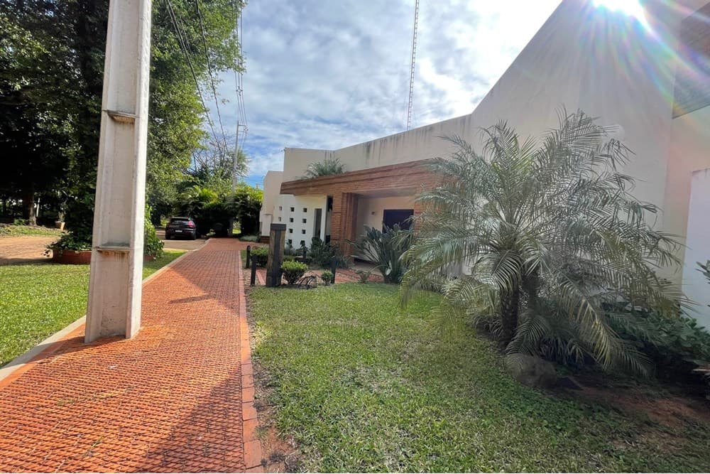 Residencia con 1900m2 de Terreno - Pinedo Shopping, foto 1