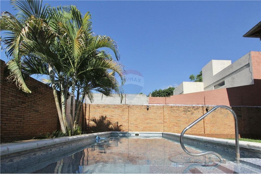Amplia casa en Luque primer barrio, foto 4