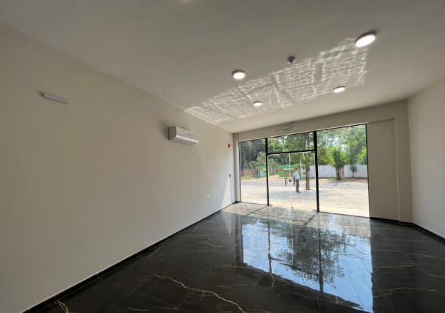 Moderno Depósito con Showroom en Luque – Zona Ita Angu’a, foto 4
