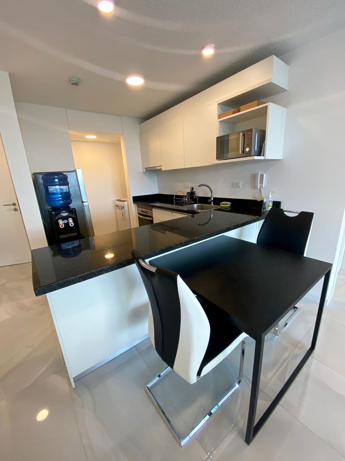 2 habitaciones amoblaso, altamira surubi´i — foto 4