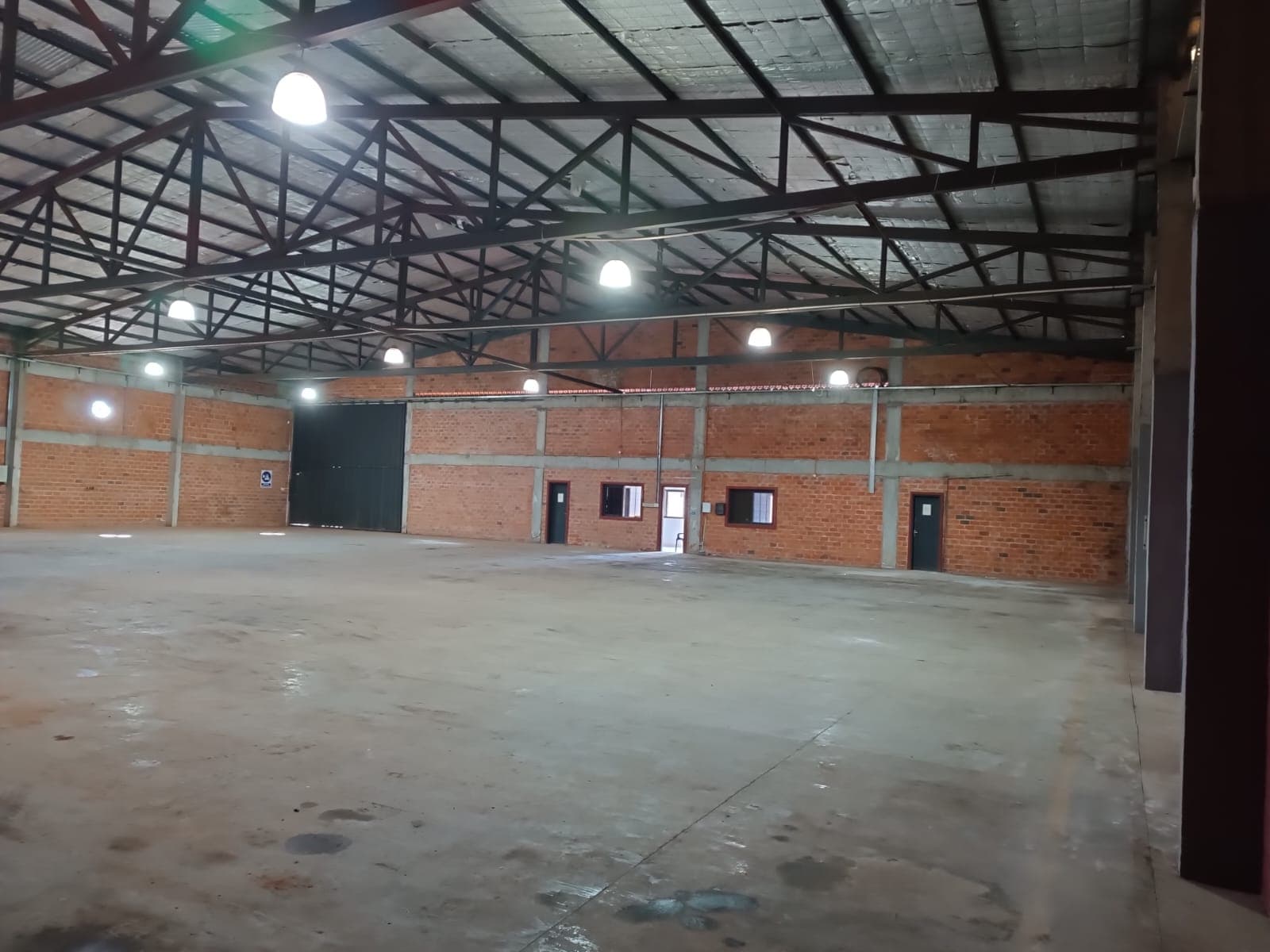 Deposito en mra de 900 m2 — foto 2