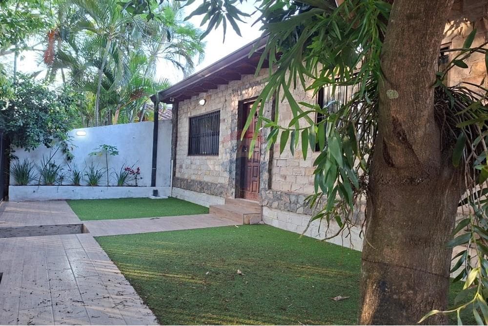 Casa - Venta - San Bernardino, Paraguay, Te esta esperando!