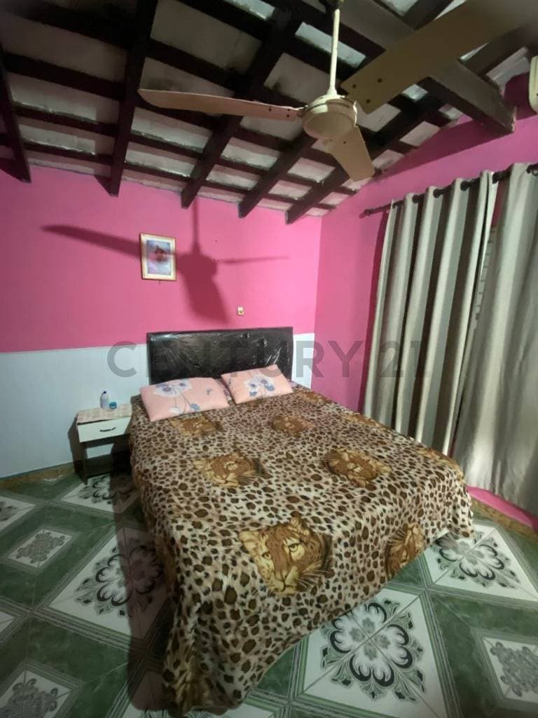 Amplia casa en barrio hipodromo, foto 2