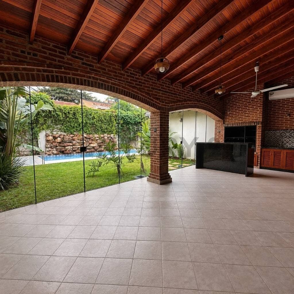 de Casa en Las Carmelitas, Asunción, foto 1