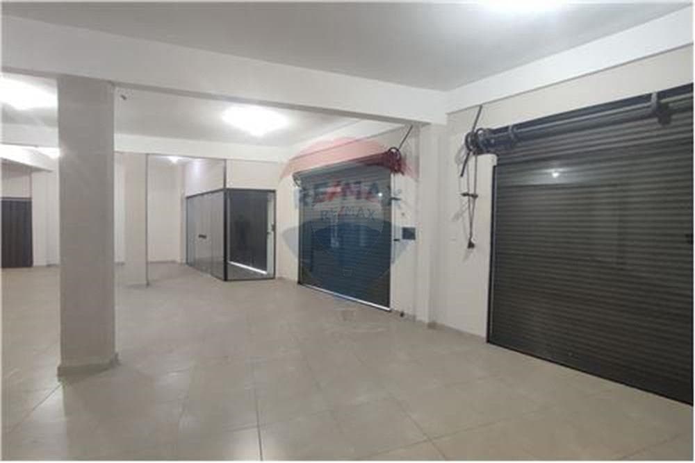 Vende amplio local comercial sobre acceso sur, foto 4