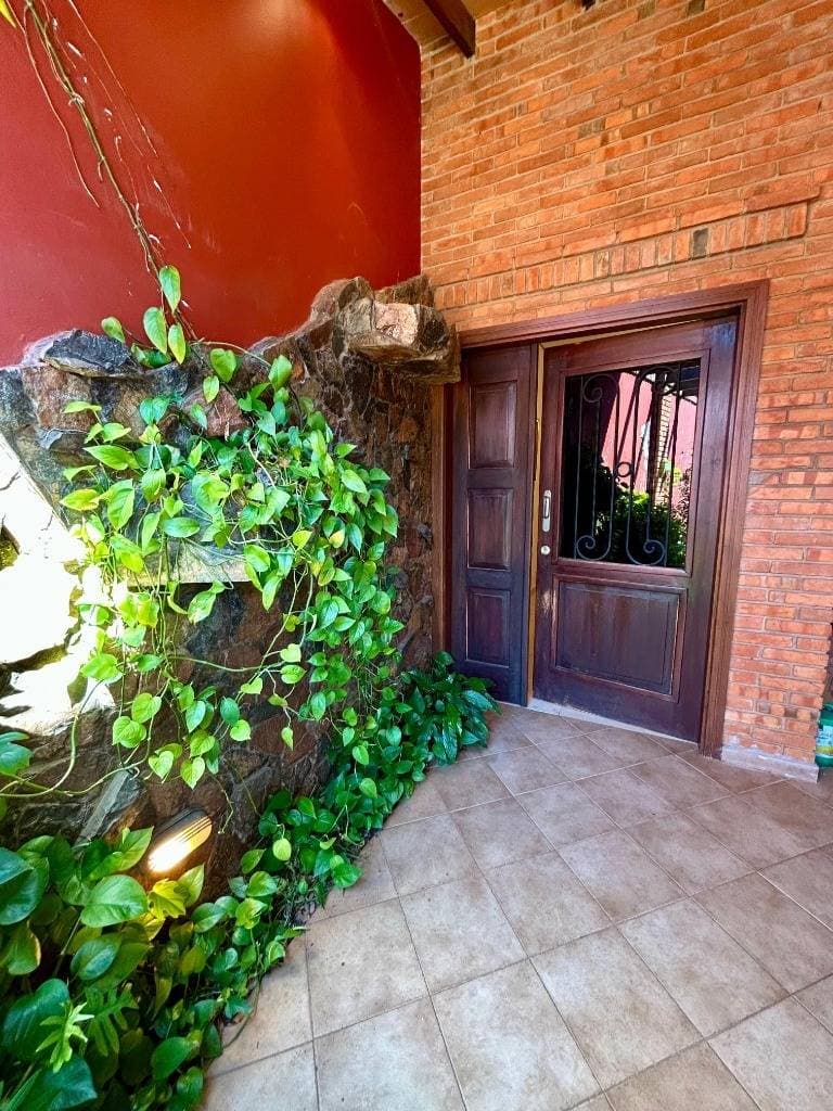 Casa en alquiler – Barrio Herrera, foto 2